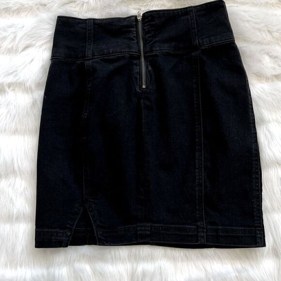 SO High Waisted Mini Skirt (26) - Picture 4 of 8